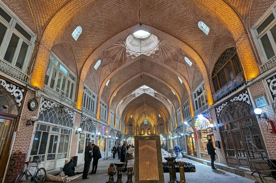تور تبریز از شیراز بازار تبریز